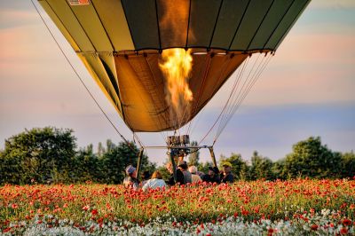 Heißluftballon bei der Landung