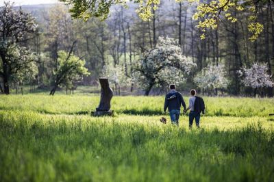 Kleiner Spielplatz im Außenbereich