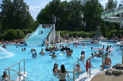 Badehalle im Schwimmbad