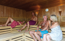 Badegäste beim Aquajogging